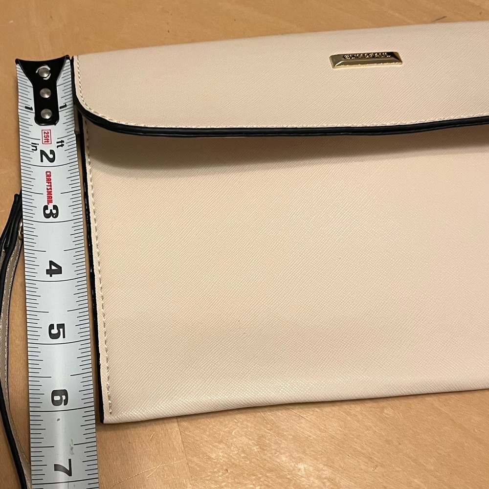 Elim & Paul Sophisticated Cream Wristlet Clutch - Picture 10 of 12